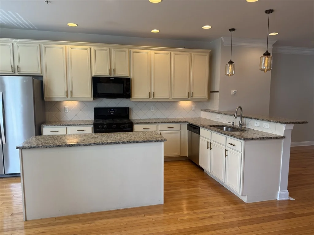 3 bed, 2 bath apartment for rent at 28 Moses Wheelock Ln Unit 28, Westborough — photo 5 of 42