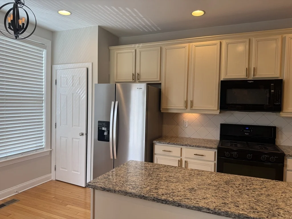 3 bed, 2 bath apartment for rent at 28 Moses Wheelock Ln Unit 28, Westborough — photo 7 of 42