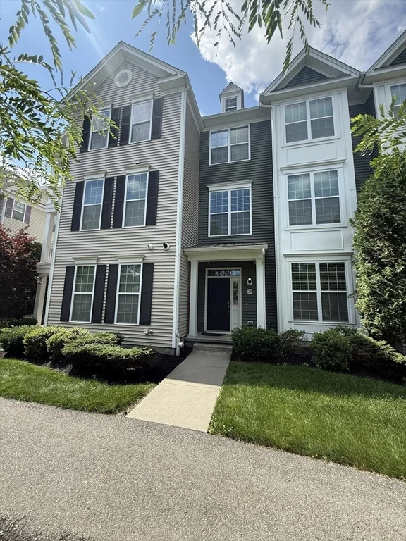 3 bed, 2 bath apartment for rent at 28 Moses Wheelock Ln Unit 28, Westborough — photo 3 of 42