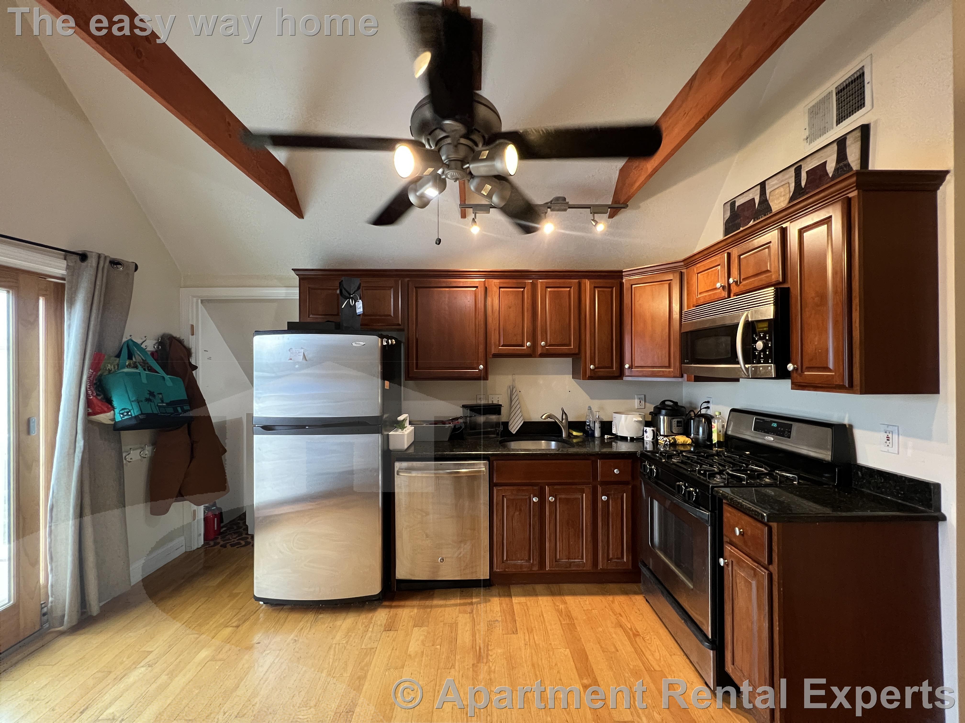2 bed, 2 bath apartment for rent at 28 Mount Vernon St Unit 3, Sullivan Square — photo 3 of 23