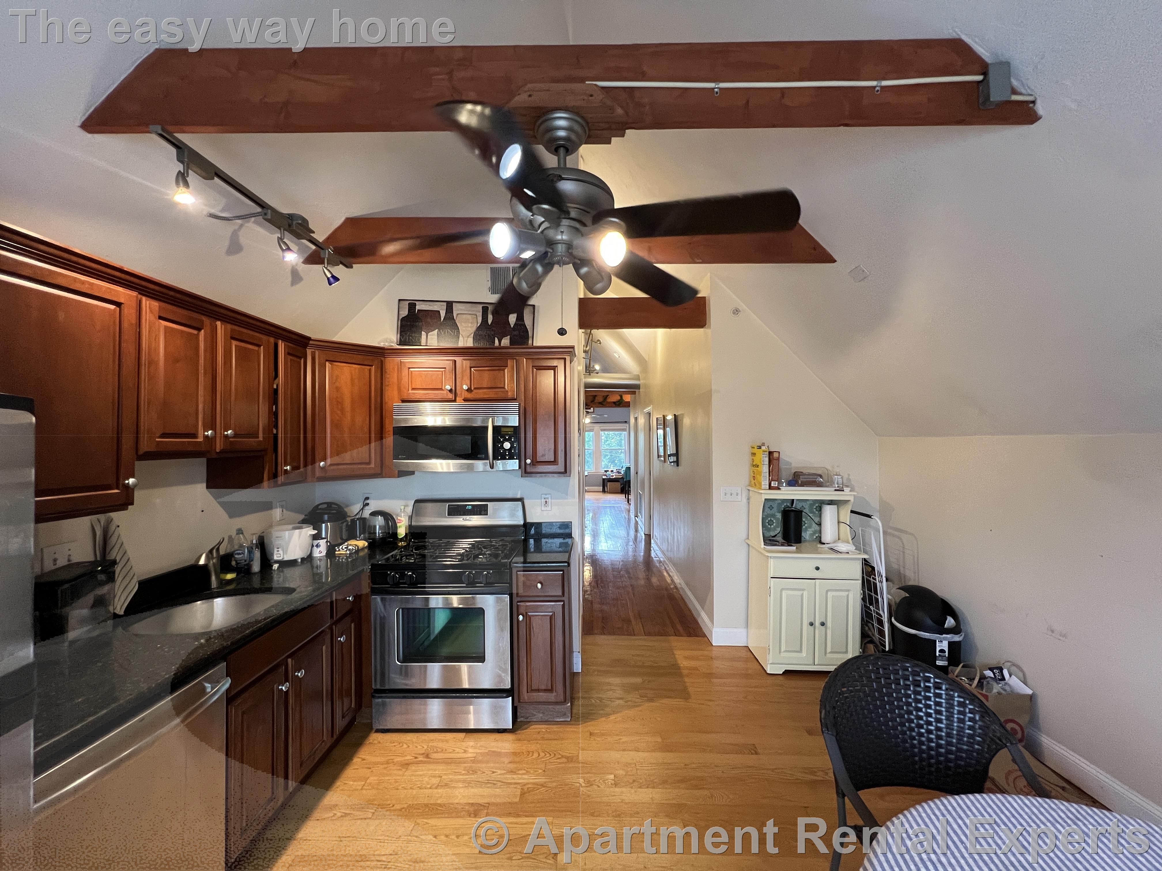 2 bed, 2 bath apartment for rent at 28 Mount Vernon St Unit 3, Sullivan Square — photo 2 of 23