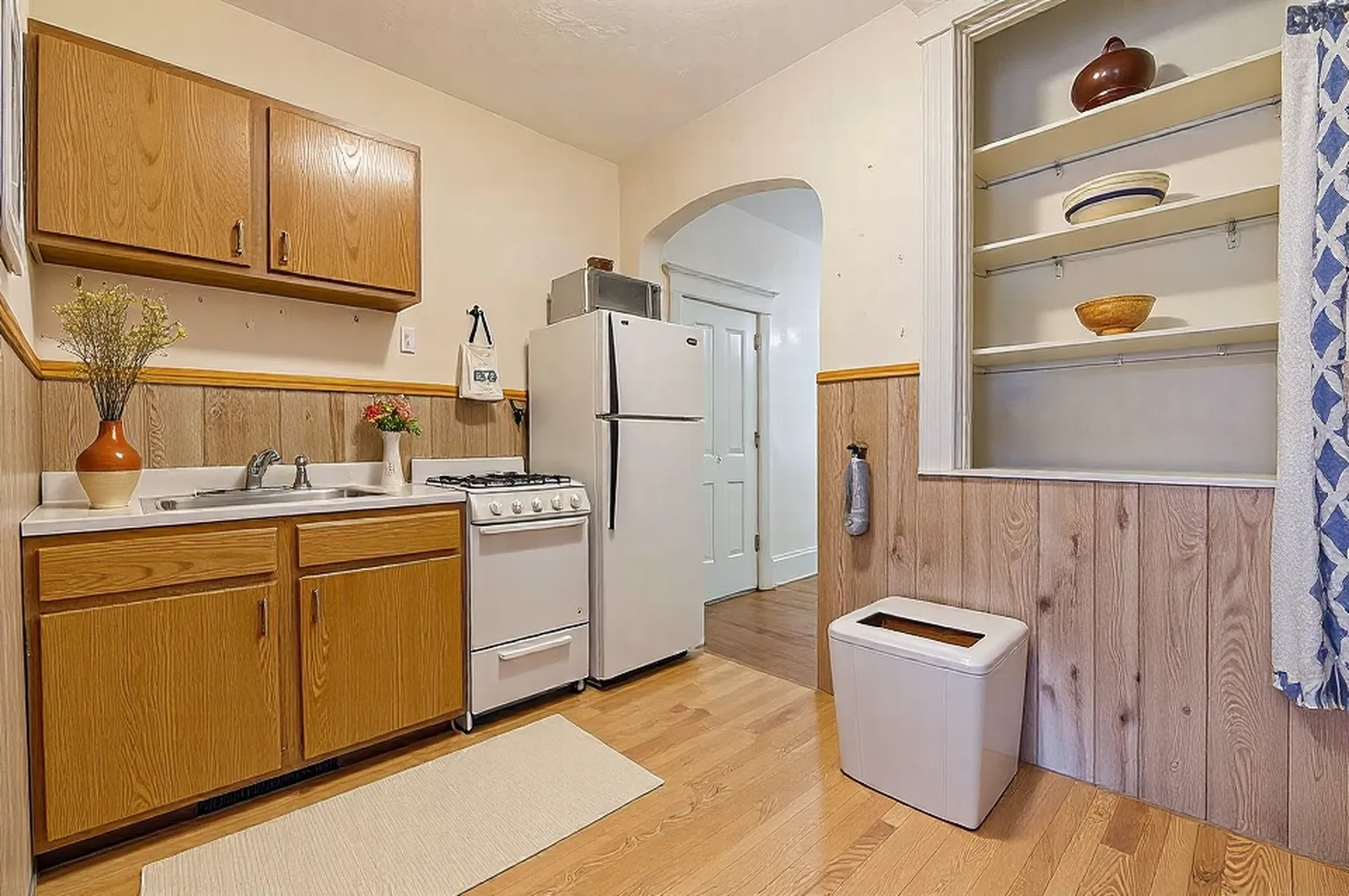 1 bed, 1 bath apartment for rent at 28 Myrtle St Unit 3, Beacon Hill — photo 3 of 5