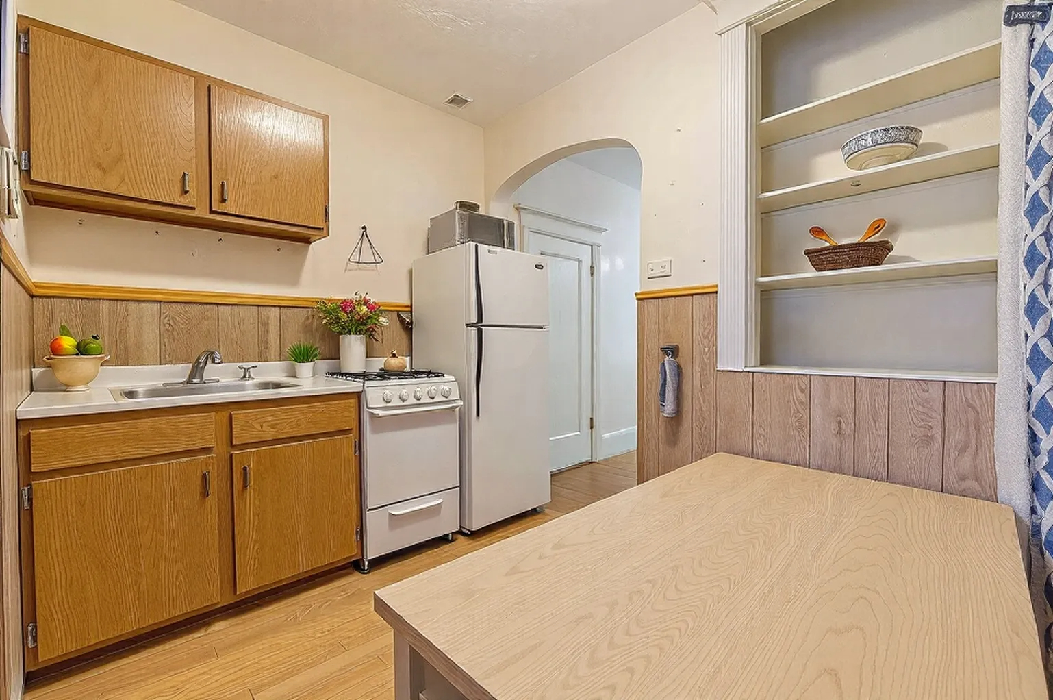 1 bed, 1 bath apartment for rent at 28 Myrtle St Unit 3, Beacon Hill
