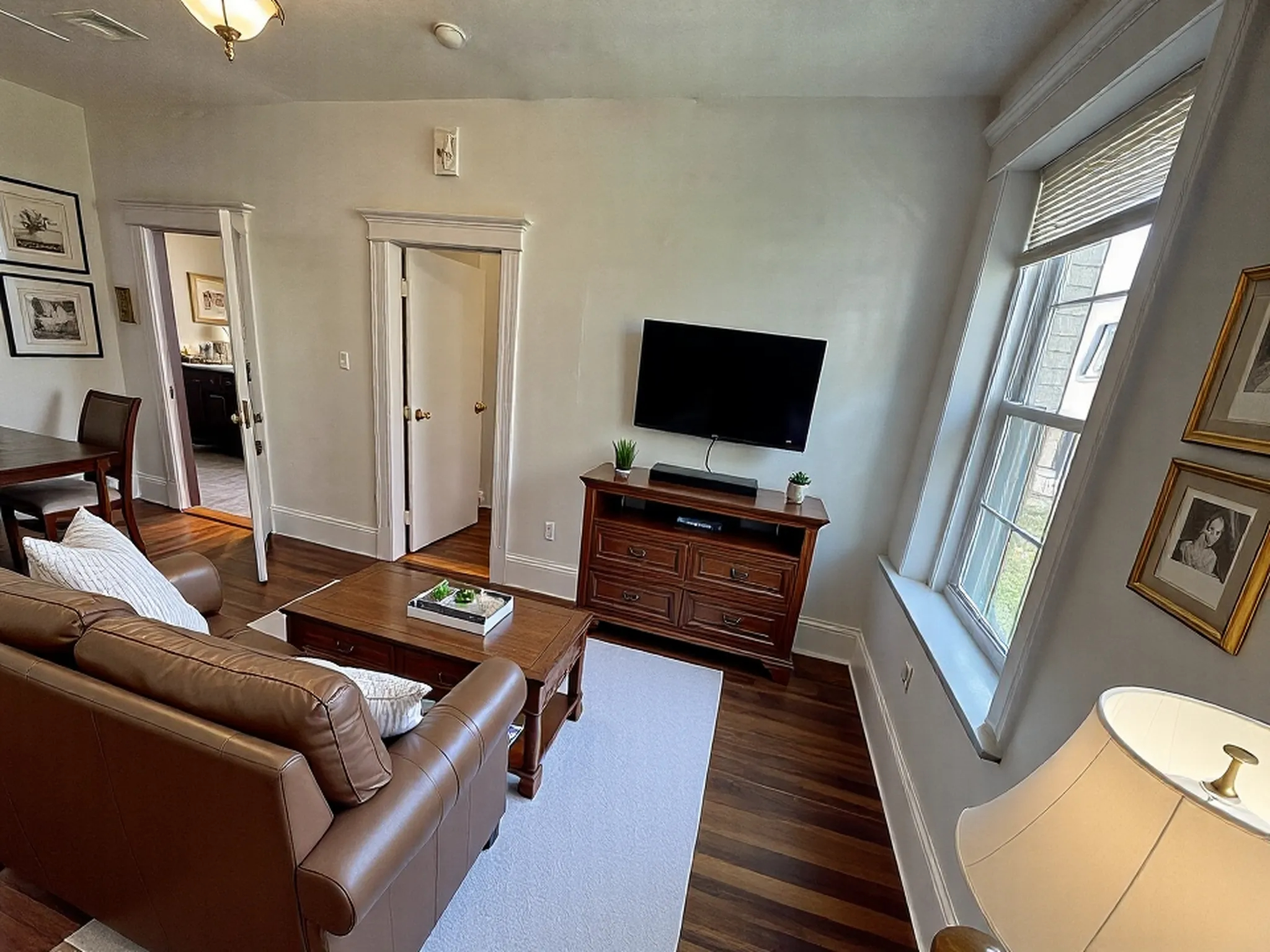 1 bed, 1 bath apartment for rent at 28 Myrtle St Unit 3, Beacon Hill — photo 2 of 5