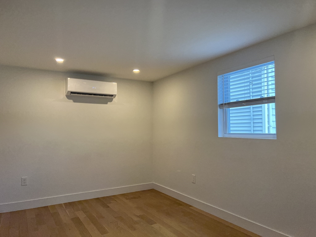 1 bed, 1 bath apartment for rent at 28 Neptune Ave Unit 1R, Winthrop — photo 6 of 10
