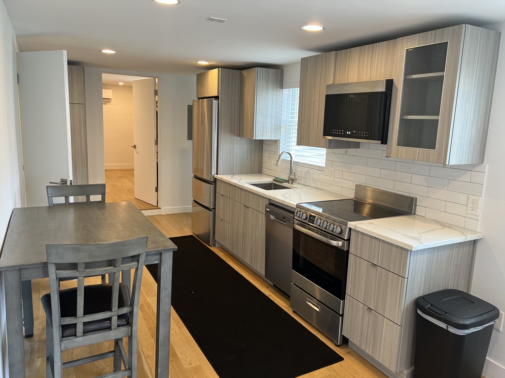 1 bed, 1 bath apartment for rent at 28 Neptune Ave Unit 1R, Winthrop — photo 3 of 10