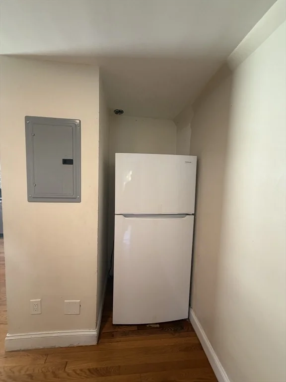 2 bed, 1 bath apartment for rent at 28 Newhall Unit 3, Malden — photo 9 of 13