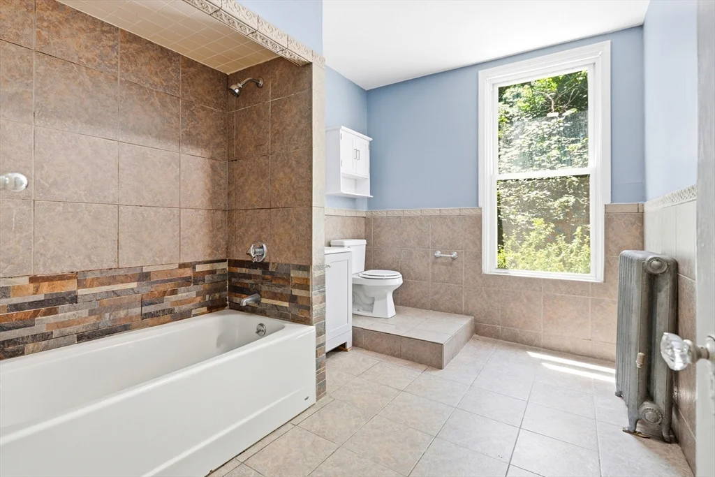 3 bed, 1 bath apartment for rent at 28 Newton St Unit TH, Brighton — photo 13 of 16
