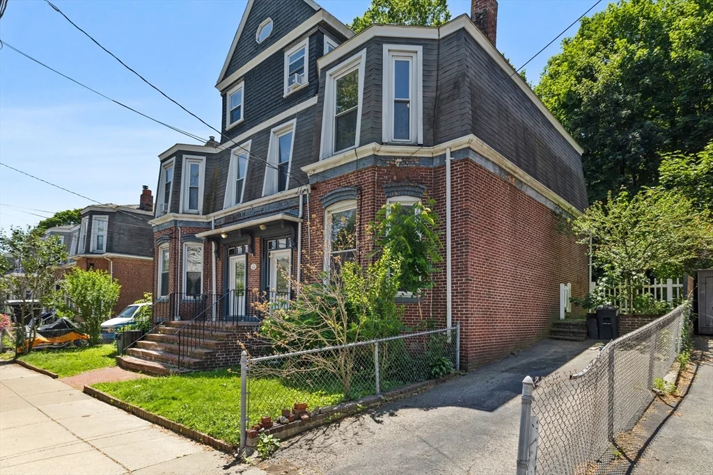 3 bed, 1 bath apartment for rent at 28 Newton St Unit TH, Brighton — photo 15 of 16