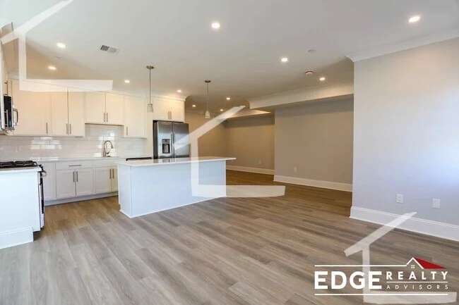5 bed, 3 bath apartment for rent at 28 North Beacon St Unit 2, Allston — photo 2 of 10