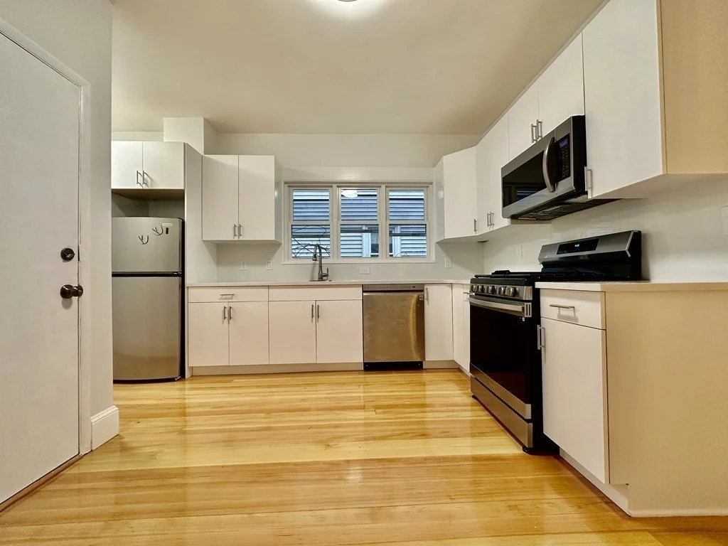 3 bed, 1 bath apartment for rent at 28 Oakland St Unit 1, Inman Square — photo 2 of 10