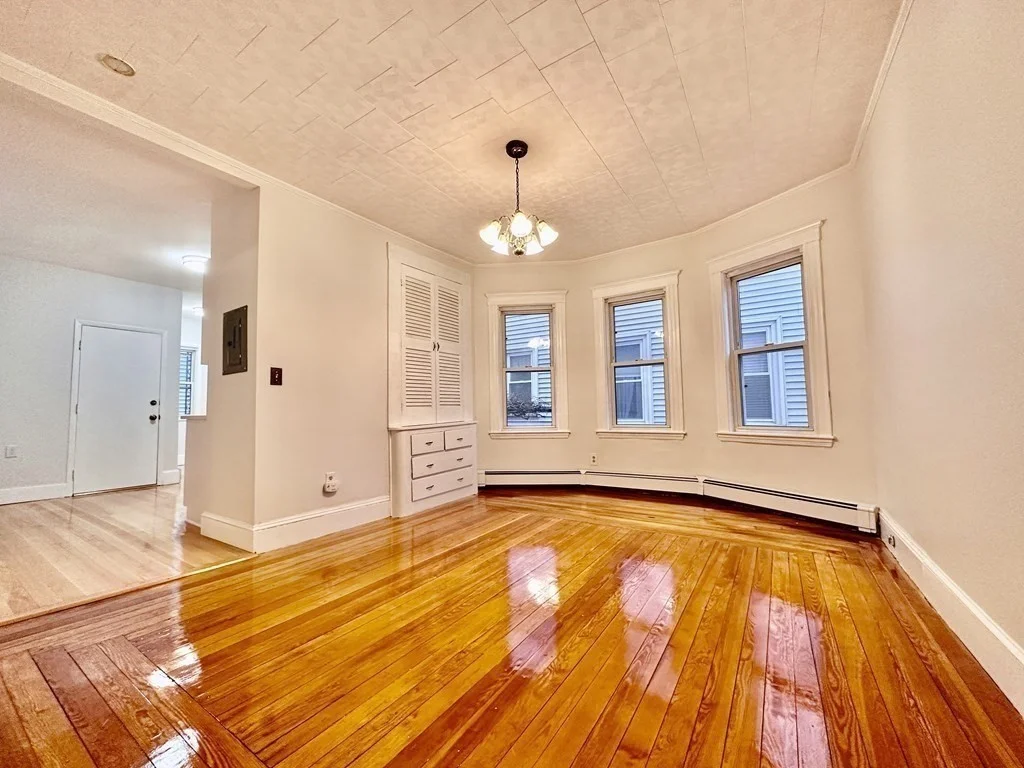 3 bed, 1 bath apartment for rent at 28 Oakland St Unit 1, Inman Square — photo 4 of 10
