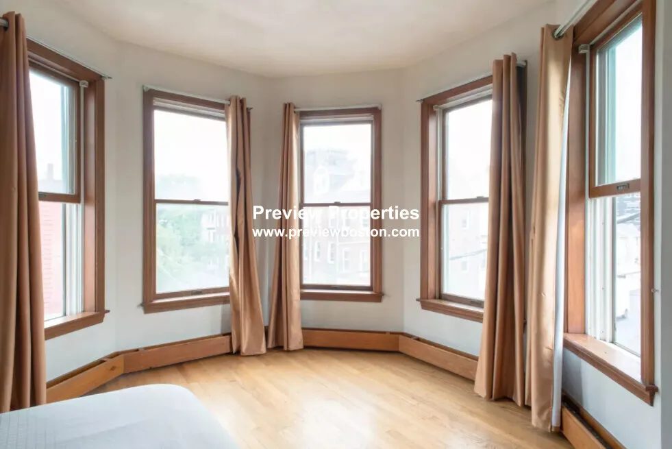 2 bed, 1 bath apartment for rent at 28 Orleans St Unit 1, East Boston — photo 11 of 14