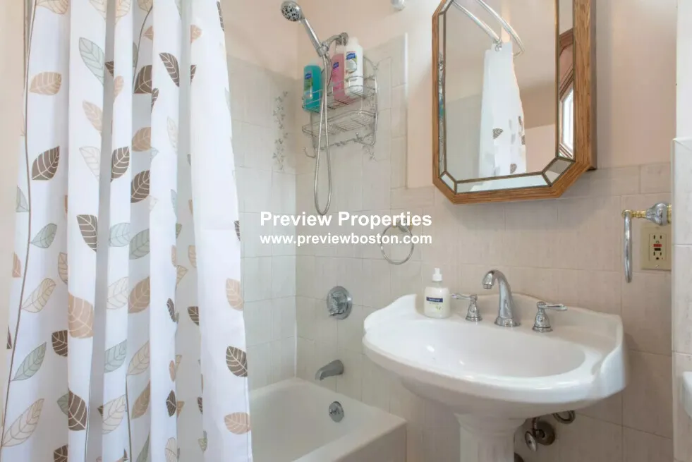 2 bed, 1 bath apartment for rent at 28 Orleans St Unit 1, East Boston — photo 4 of 14