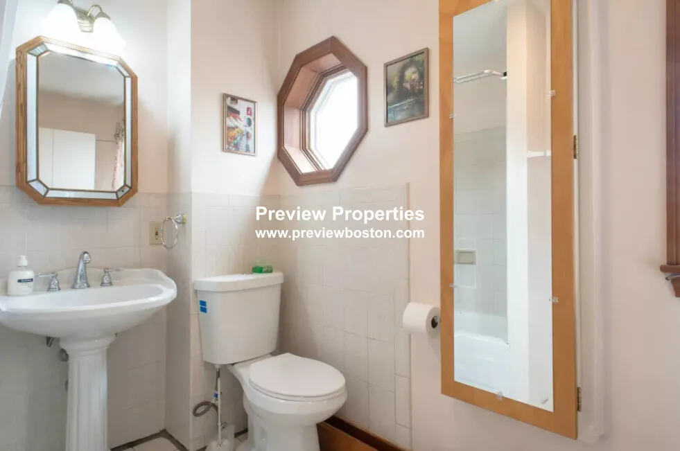 2 bed, 1 bath apartment for rent at 28 Orleans St Unit 1, East Boston — photo 3 of 14