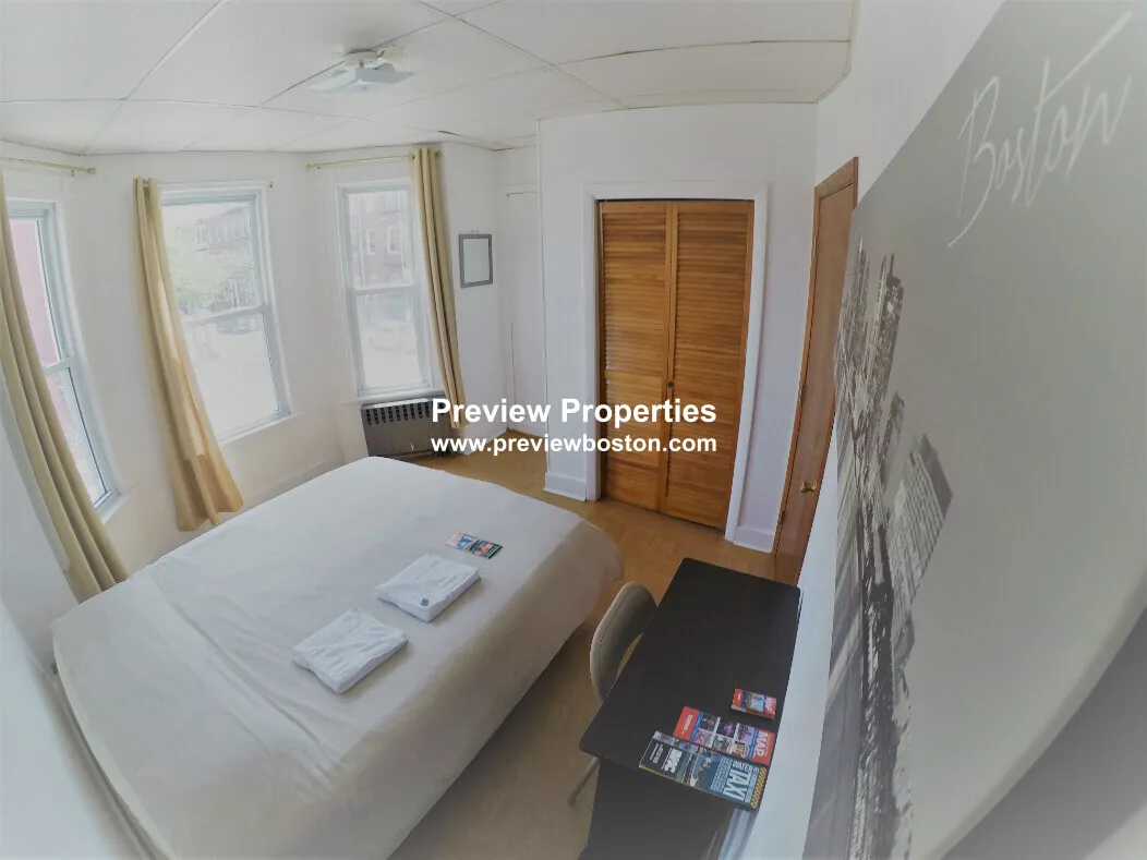 3.5 bed, 1 bath apartment for rent at 28 Orleans St Unit 2, East Boston — photo 10 of 13