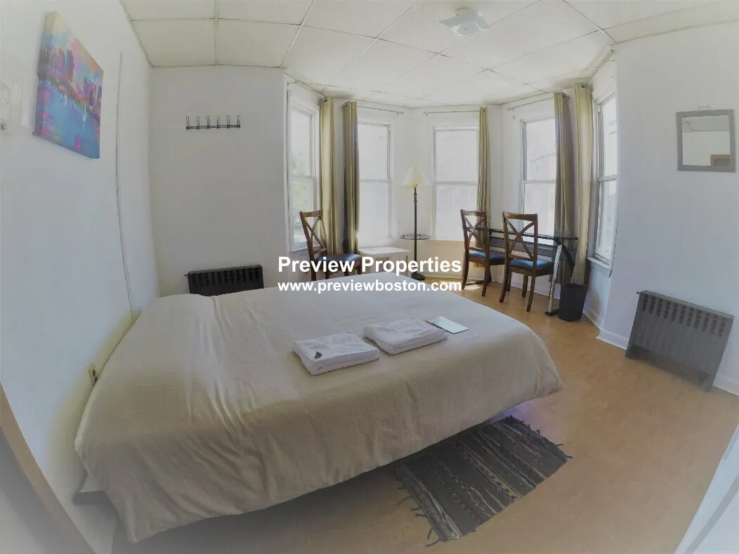 3.5 bed, 1 bath apartment for rent at 28 Orleans St Unit 2, East Boston — photo 8 of 13