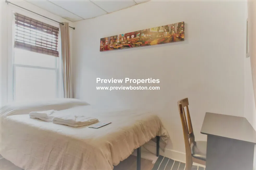 3.5 bed, 1 bath apartment for rent at 28 Orleans St Unit 2, East Boston — photo 3 of 13