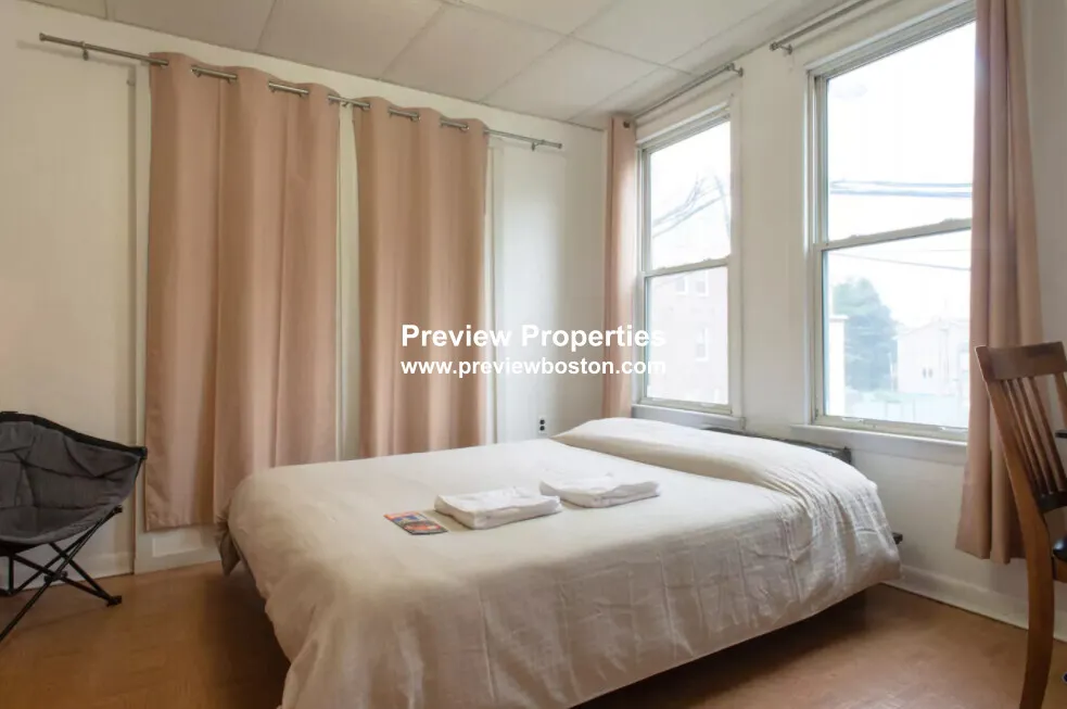 3.5 bed, 1 bath apartment for rent at 28 Orleans St Unit 2, East Boston — photo 13 of 13