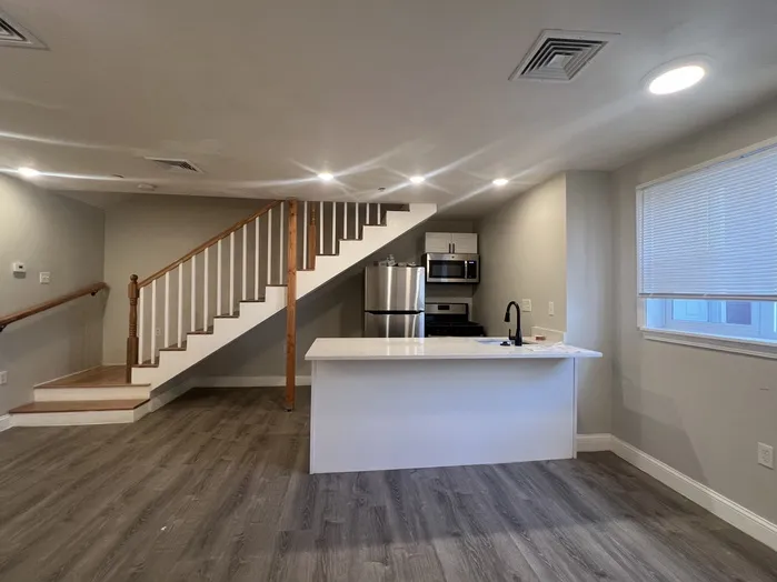 2 bed, 1 bath apartment for rent at 28 Otis St Unit 28R, East Somerville — photo 5 of 19