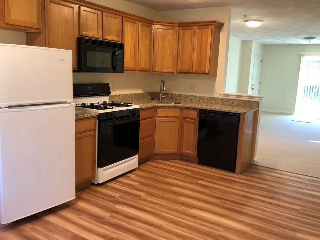 2 bed, 1 bath apartment for rent at 28 Oval Rd Unit 6, Wollaston — photo 2 of 12