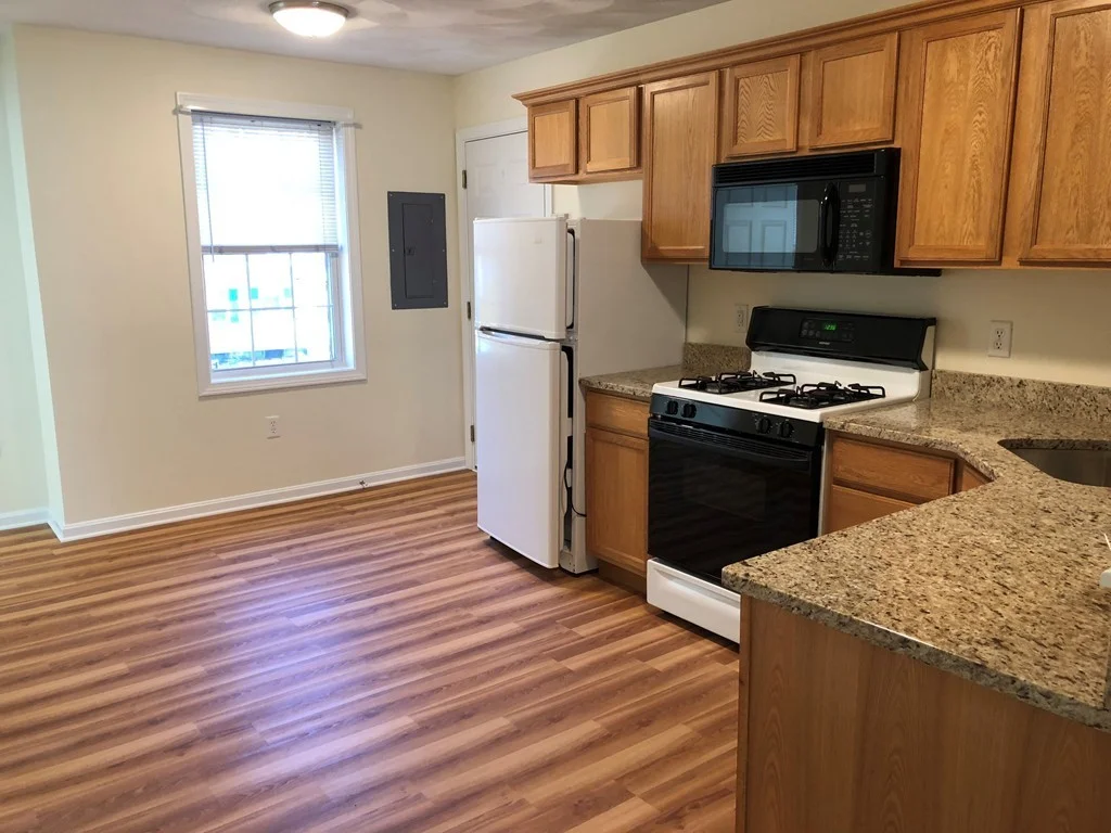 2 bed, 1 bath apartment for rent at 28 Oval Rd Unit 6, Wollaston — photo 3 of 12