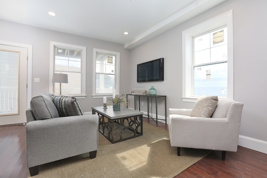 3 bed, 2 bath apartment for rent at 28 P St Unit 2, South Boston