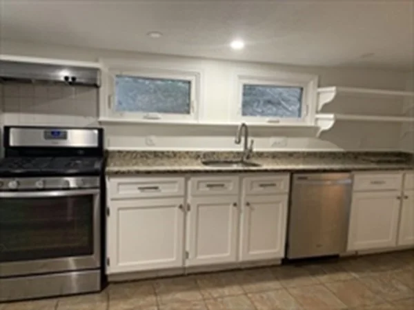 3 bed, 1 bath apartment for rent at 28 Paomet Rd, Weymouth — photo 6 of 21