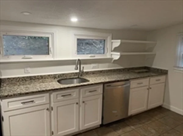 3 bed, 1 bath apartment for rent at 28 Paomet Rd, Weymouth — photo 9 of 21