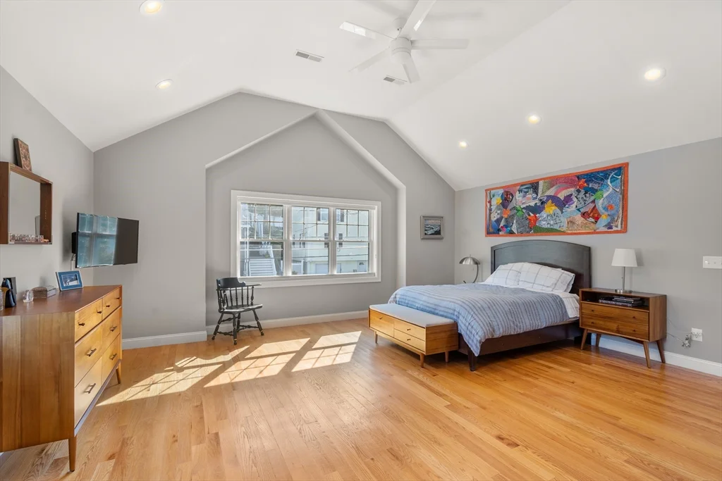3 bed, 3 bath apartment for rent at 28 Park Ave, Medford — photo 19 of 35