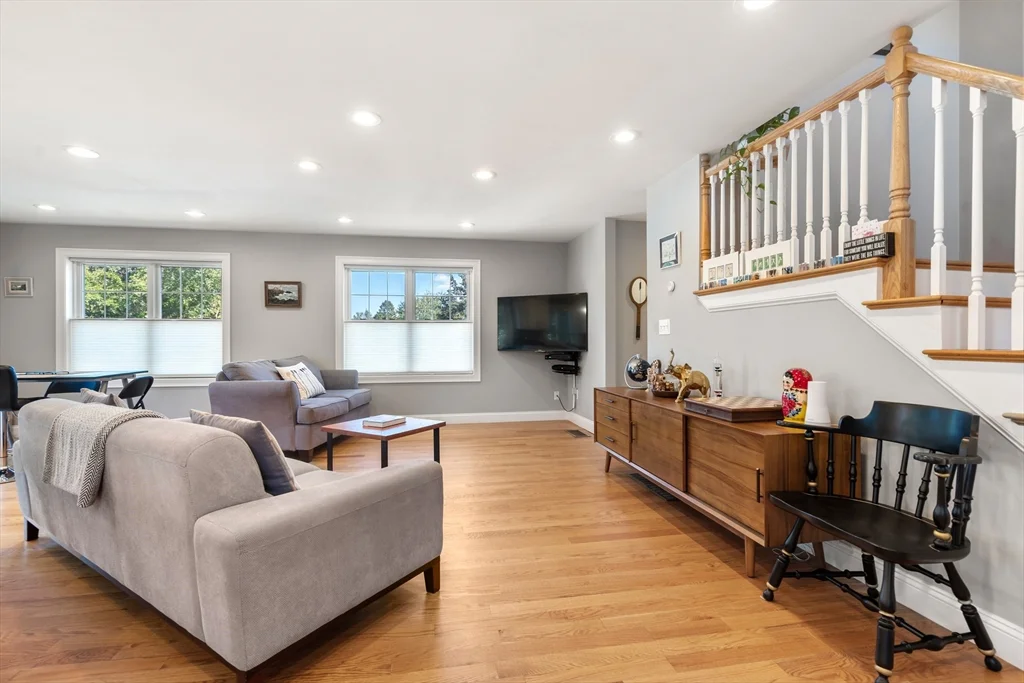 3 bed, 3 bath apartment for rent at 28 Park Ave, Medford — photo 4 of 35