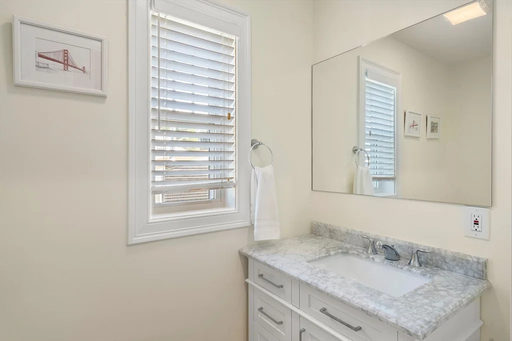 3 bed, 3 bath apartment for rent at 28 Park Ave, Medford — photo 9 of 35