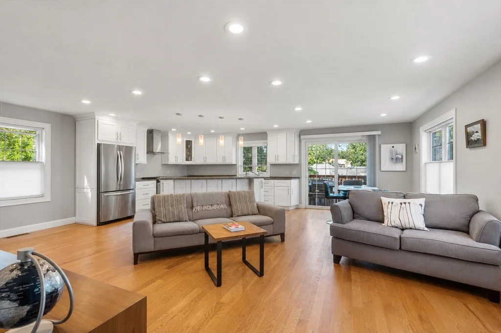 3 bed, 3 bath apartment for rent at 28 Park Ave, Medford — photo 6 of 35