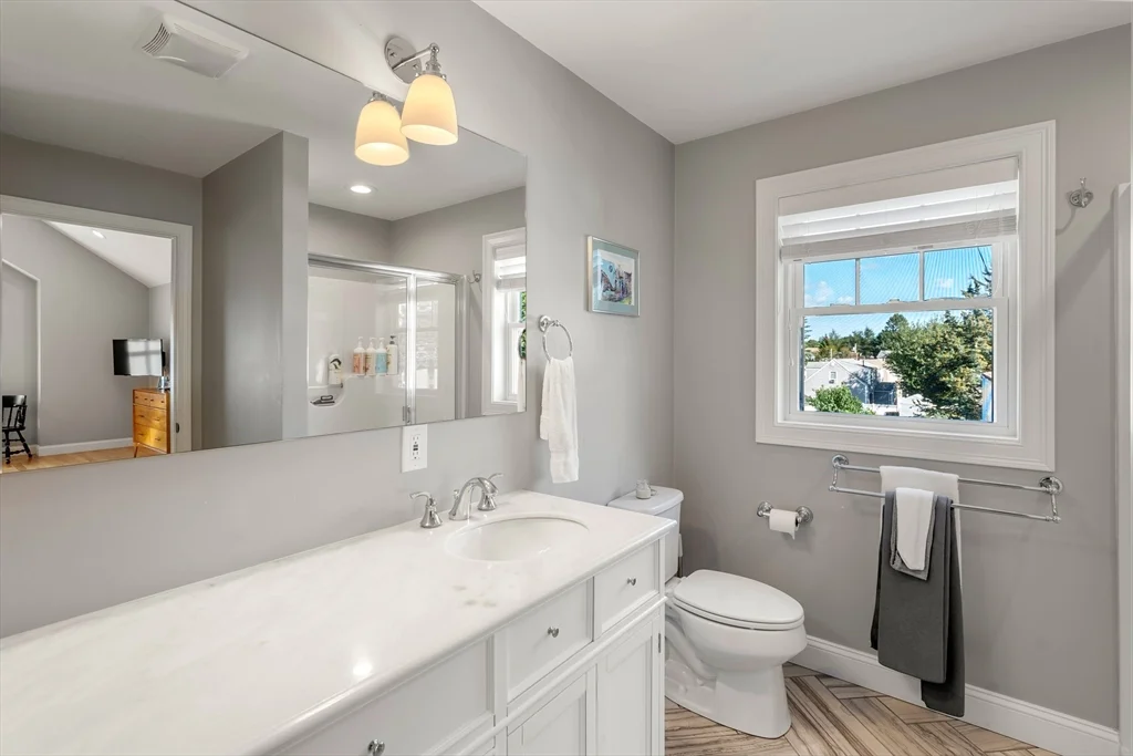 3 bed, 3 bath apartment for rent at 28 Park Ave, Medford — photo 23 of 35