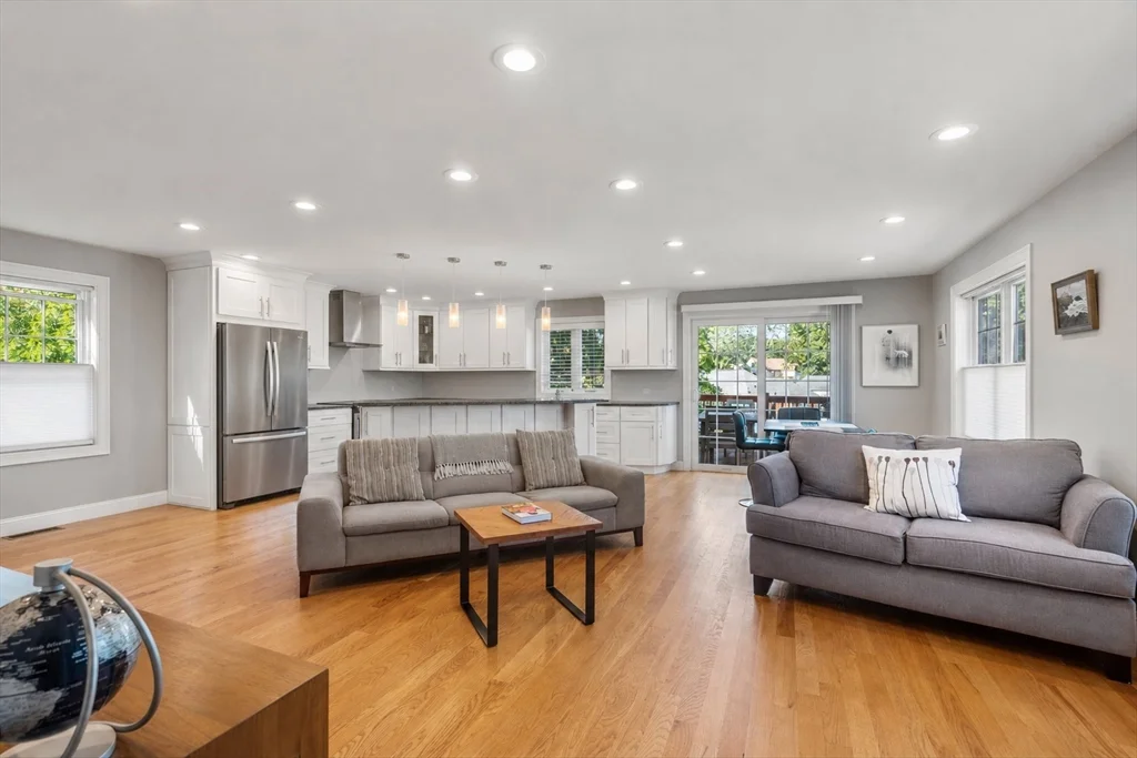3 bed, 3 bath apartment for rent at 28 Park Ave, Medford — photo 8 of 35