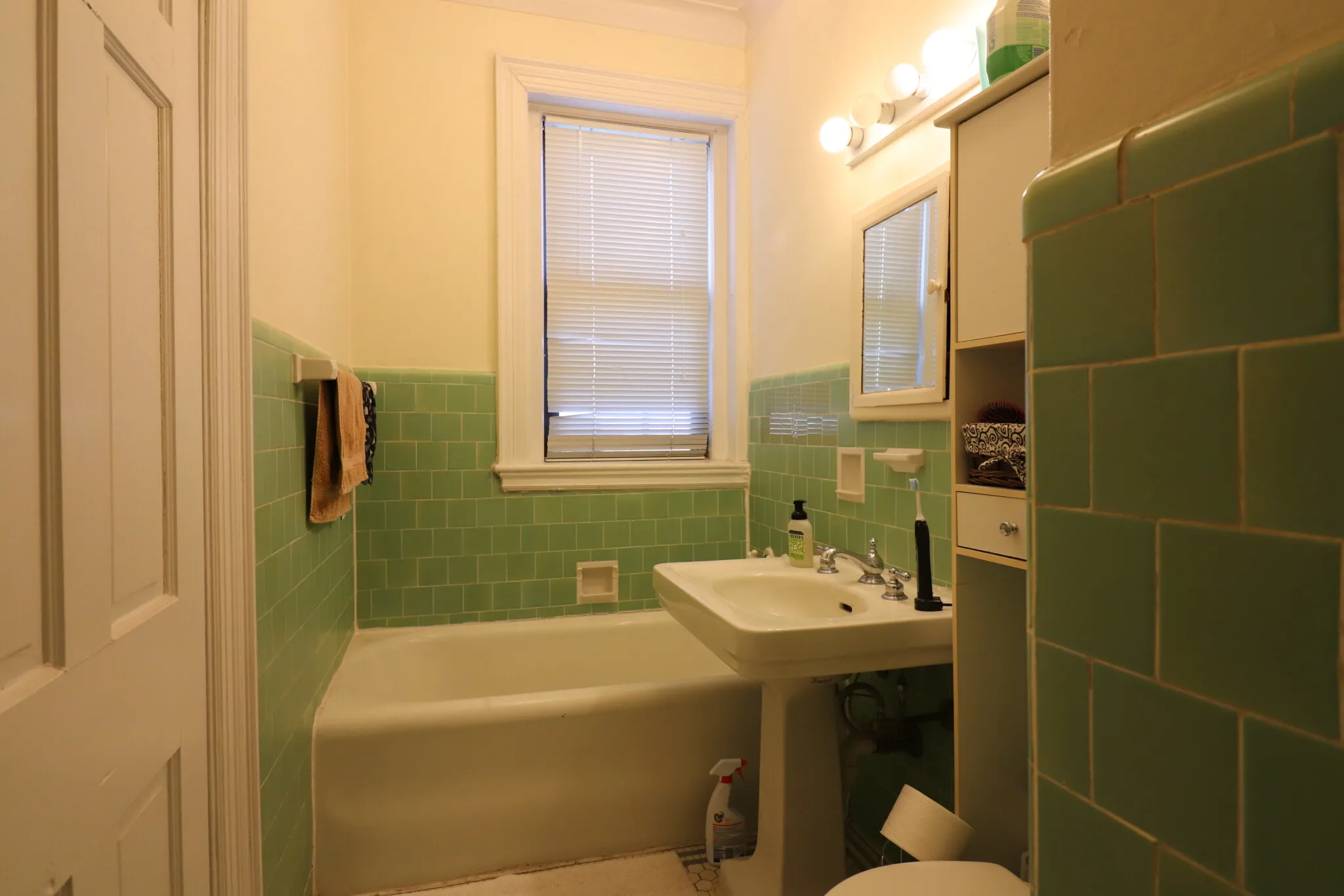 3 bed, 2 bath apartment for rent at 28 Park St Unit 02, Griggs Park — photo 5 of 18