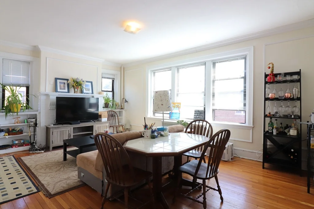 3 bed, 2 bath apartment for rent at 28 Park St Unit 2, Coolidge Corner — photo 1 of 11