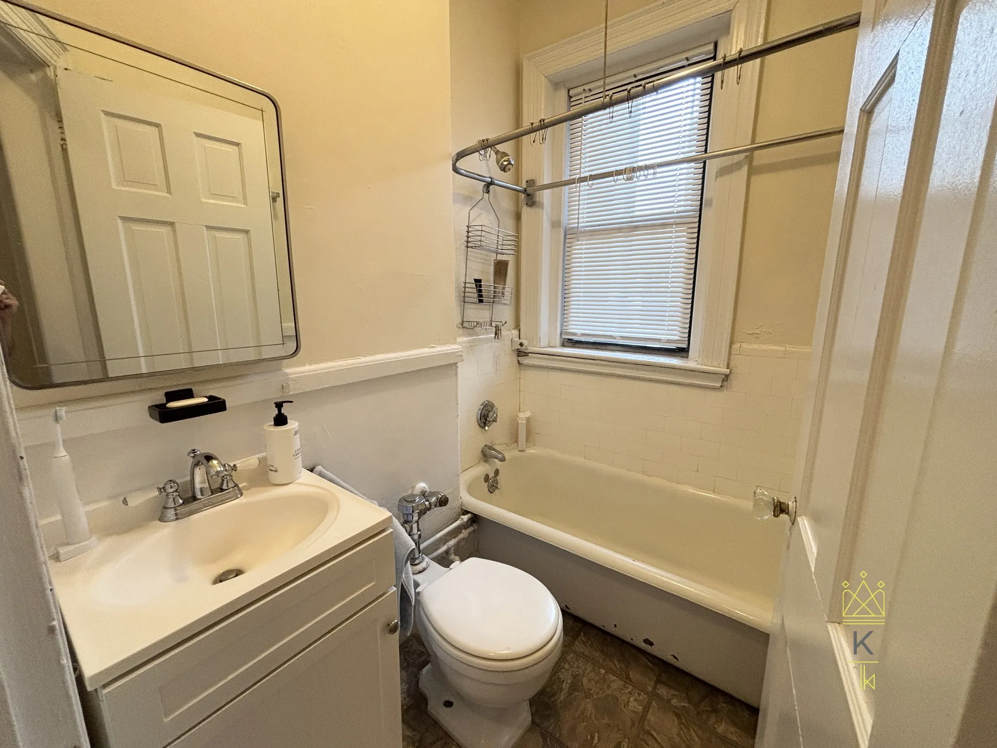 3 bed, 2 bath apartment for rent at 28 Park St Unit 3, Griggs Park — photo 17 of 19