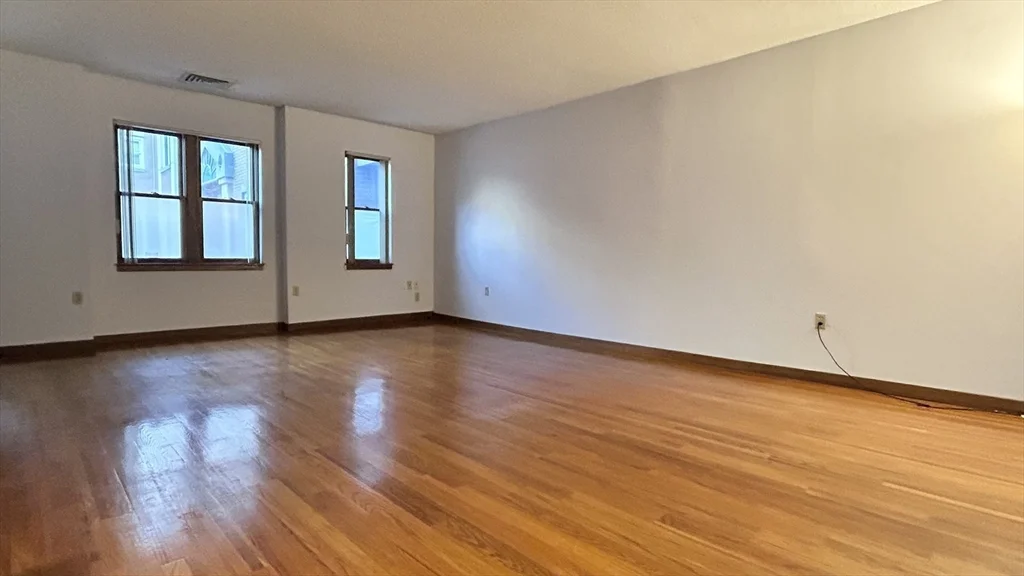 1 bed, 1 bath apartment for rent at 28 Parkman St Unit 2, Coolidge Corner — photo 2 of 11