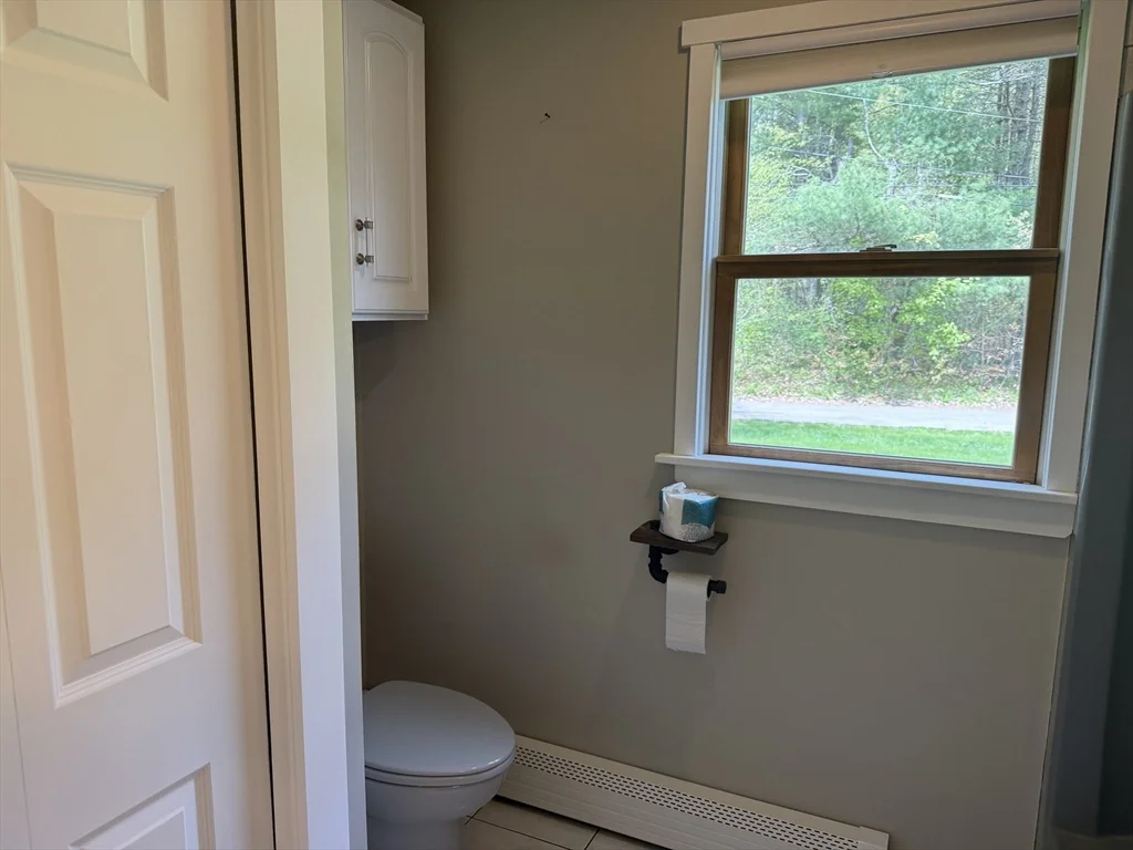 4 bed, 2 bath apartment for rent at 28 Paul Rd, Eddyville — photo 17 of 39