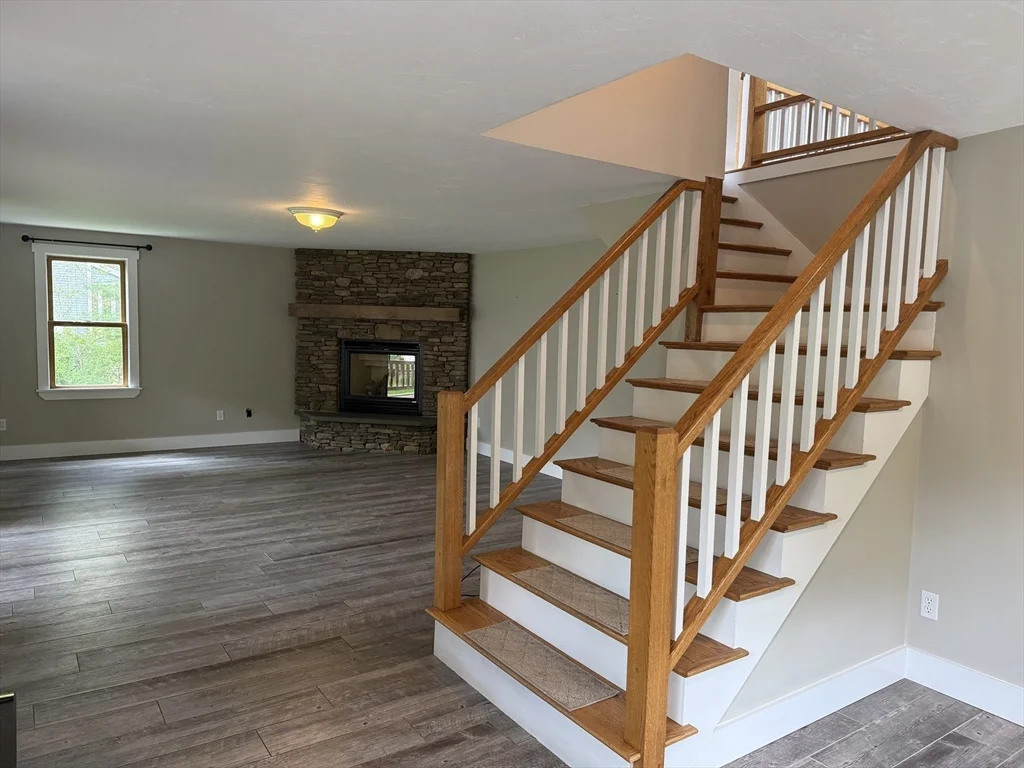 4 bed, 2 bath apartment for rent at 28 Paul Rd, Eddyville — photo 4 of 39
