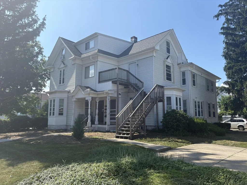 1 bed, 1 bath apartment for rent at 28 Peck St Unit 3, Attleboro