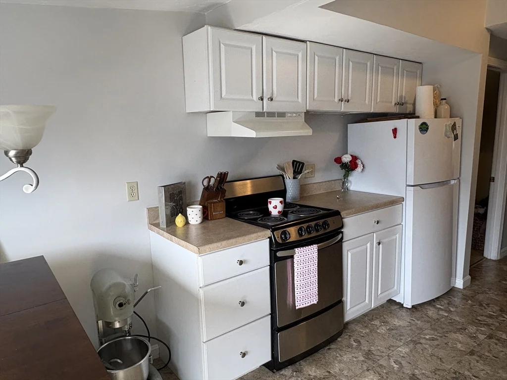 1 bed, 1 bath apartment for rent at 28 Peck St Unit 3, Attleboro — photo 5 of 11