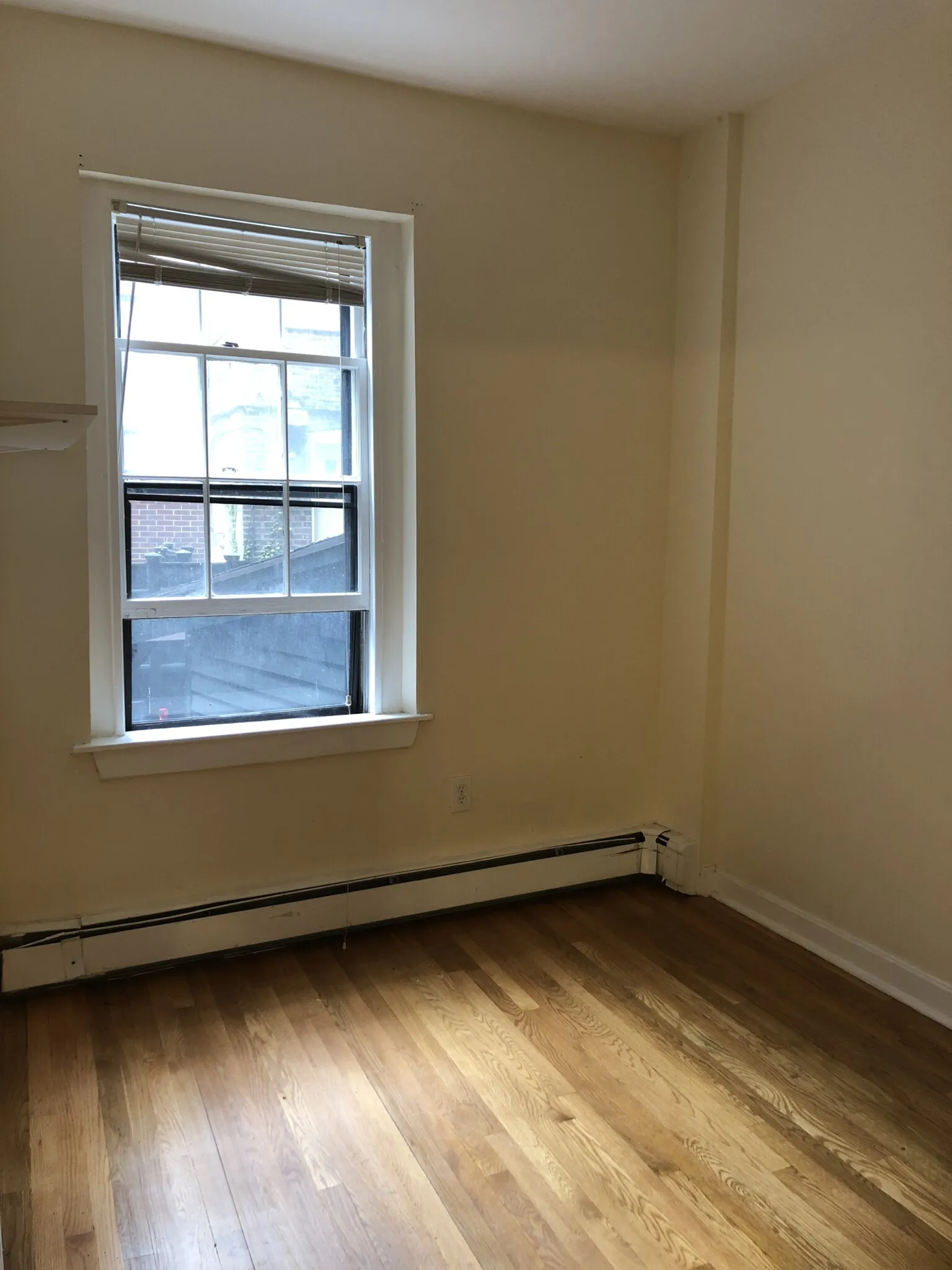 2 bed, 1 bath apartment for rent at 28 Phillips St Unit 1, Beacon Hill — photo 4 of 5