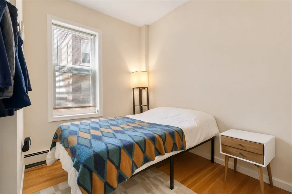 3 bed, 2 bath apartment for rent at 28 Phillips St Unit 3, Beacon Hill — photo 8 of 15