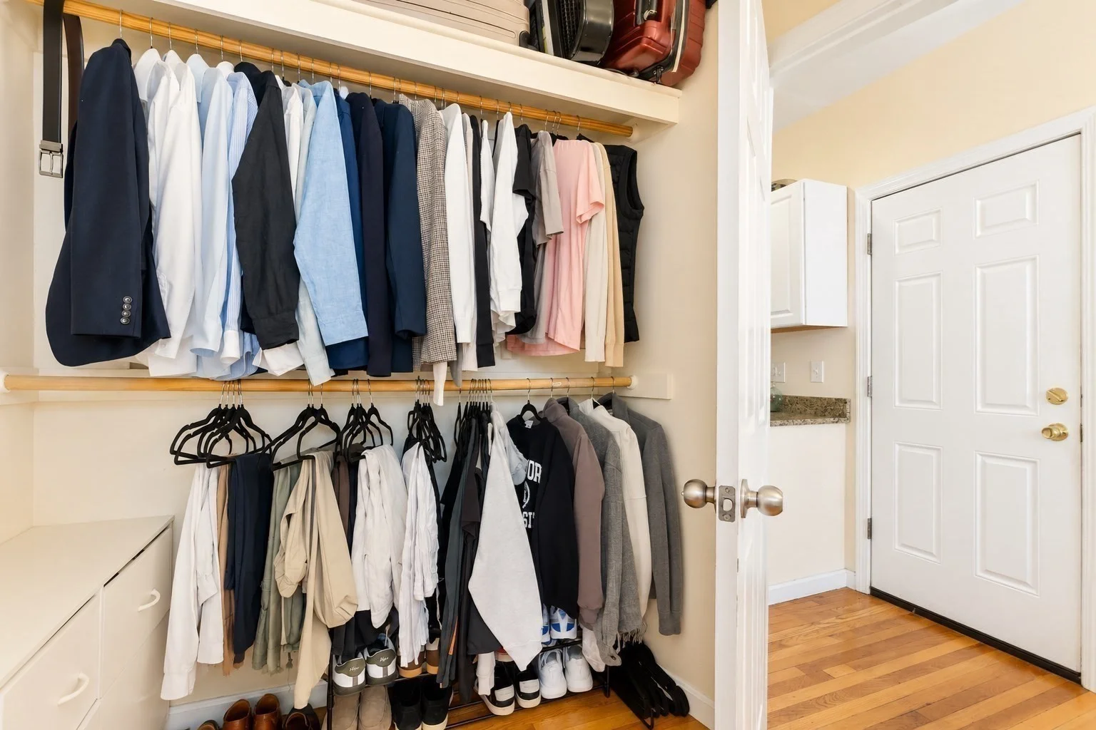 3 bed, 2 bath apartment for rent at 28 Phillips St Unit 3, Beacon Hill — photo 12 of 15