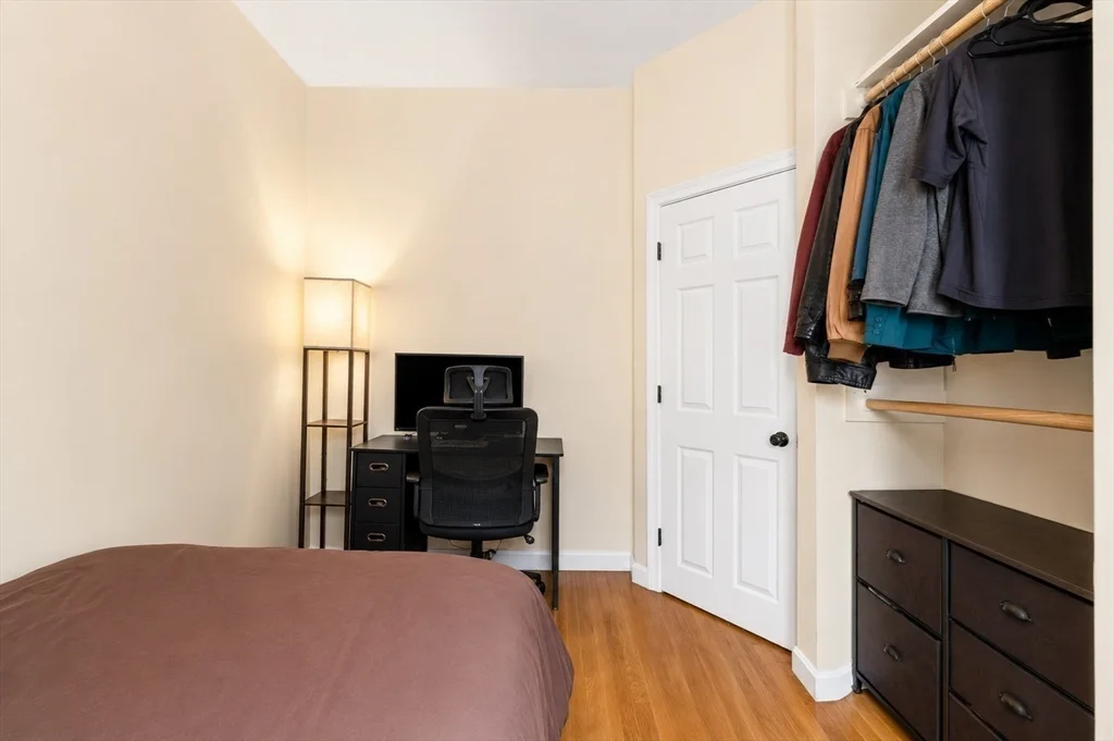 2 bed, 1 bath apartment for rent at 28 Phillips St Unit A, Beacon Hill — photo 8 of 12