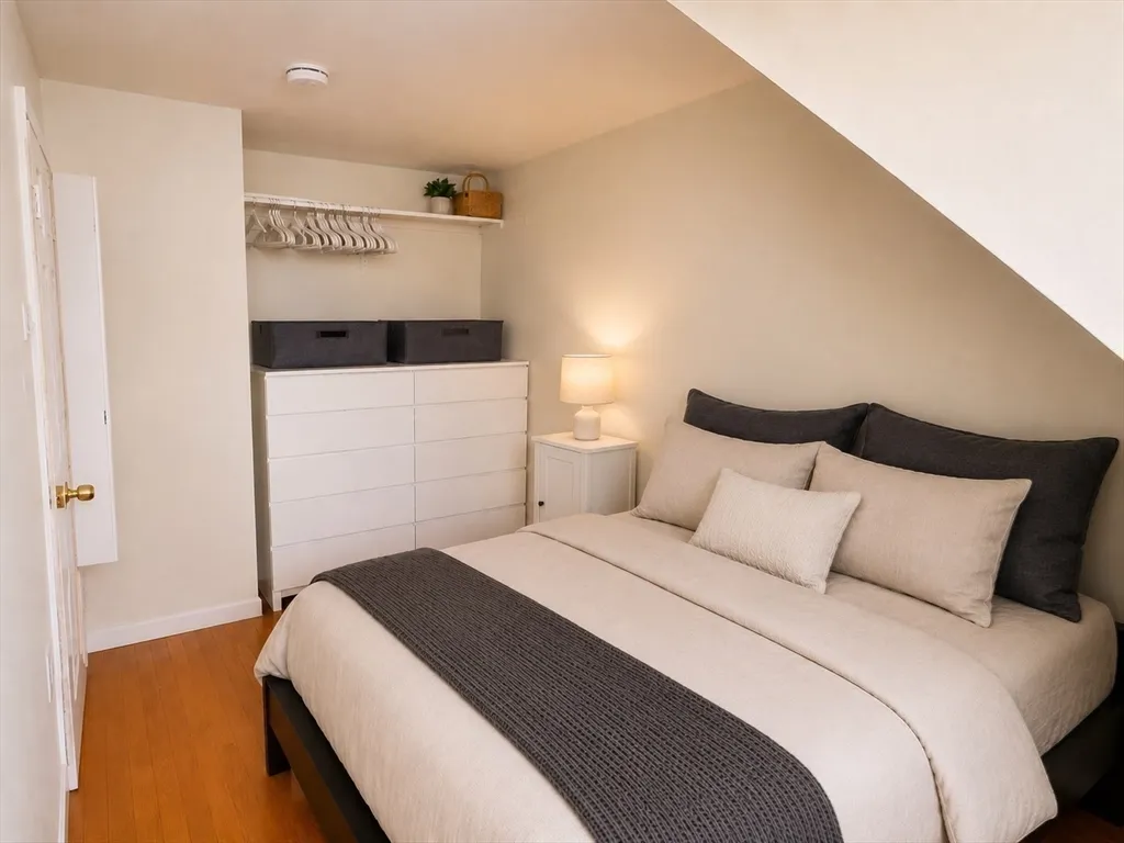 2 bed, 2 bath apartment for rent at 28 Phillips St Unit G, Beacon Hill — photo 8 of 15