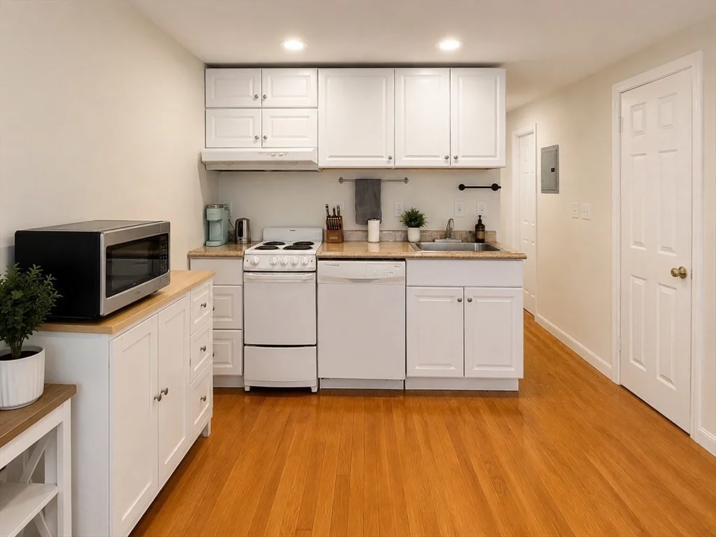 2 bed, 2 bath apartment for rent at 28 Phillips St Unit M, Beacon Hill — photo 4 of 15