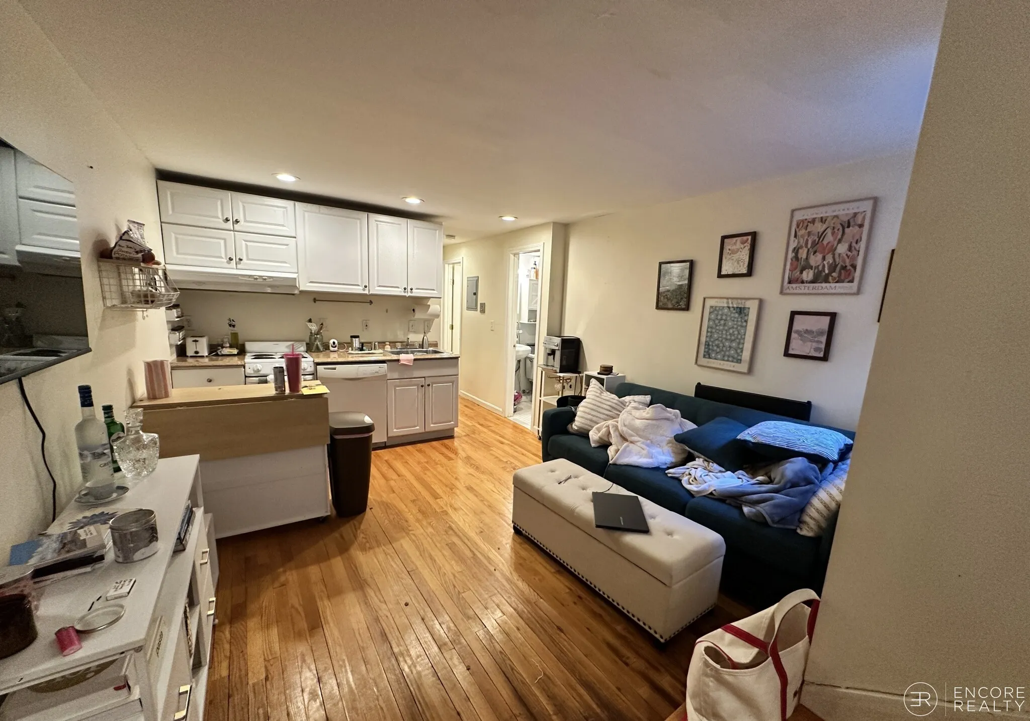 2 bed, 2 bath apartment for rent at 28 Phillips St Unit M, Beacon Hill